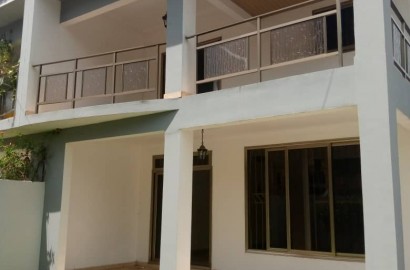 3 Bedroom semi-detached house for rent