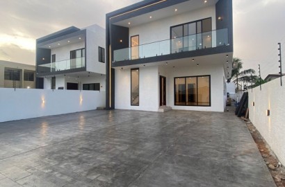 Four (4) Bedroom House For Sale at Sakumono 