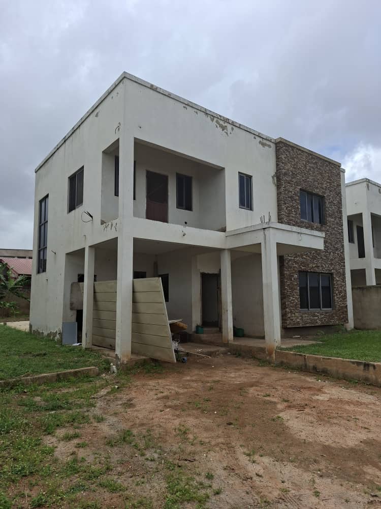 Semi-completed Four (4) Bedroom House For Sale at Ashaley Botwe