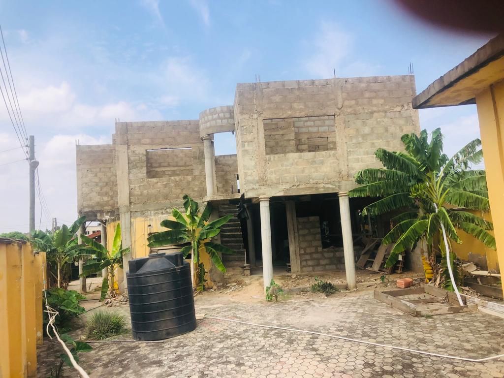 Seven (7) Bedroom House for Sale at Ashongman