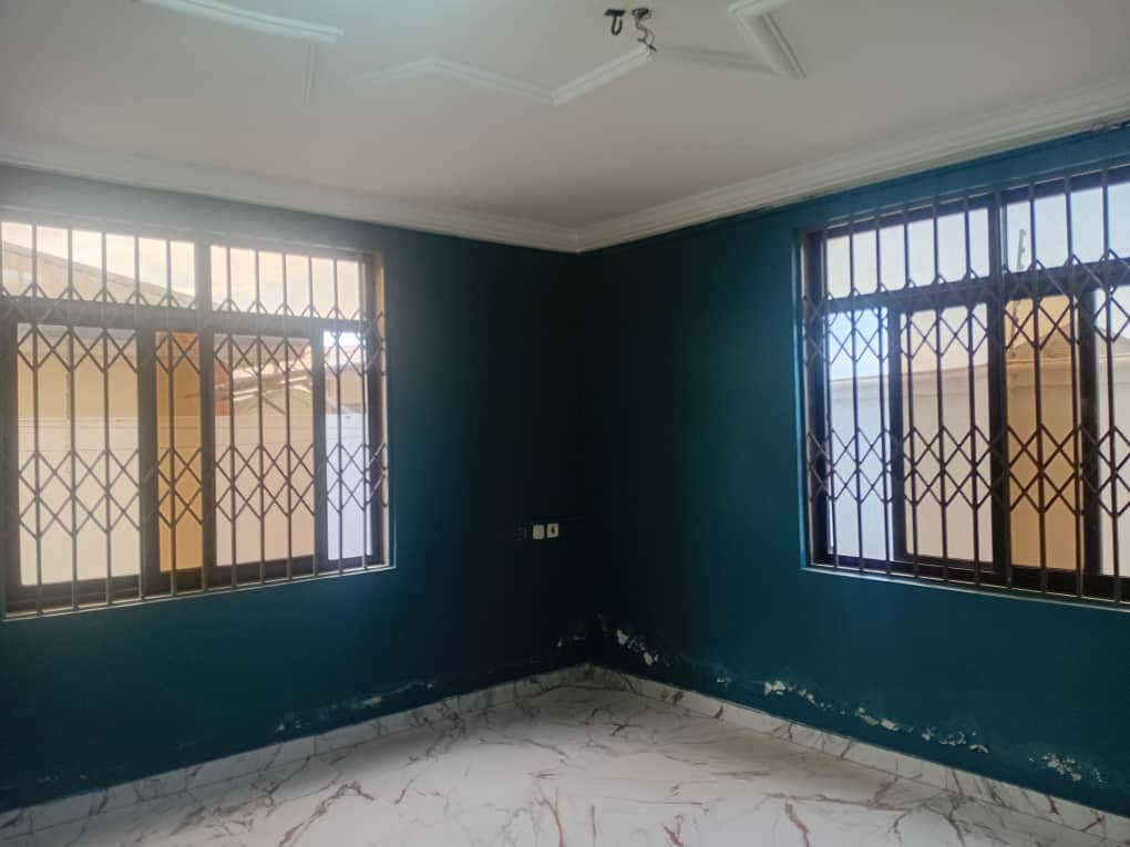 Seven (7) Bedroom House For Sale at Pokuase Kpobikope
