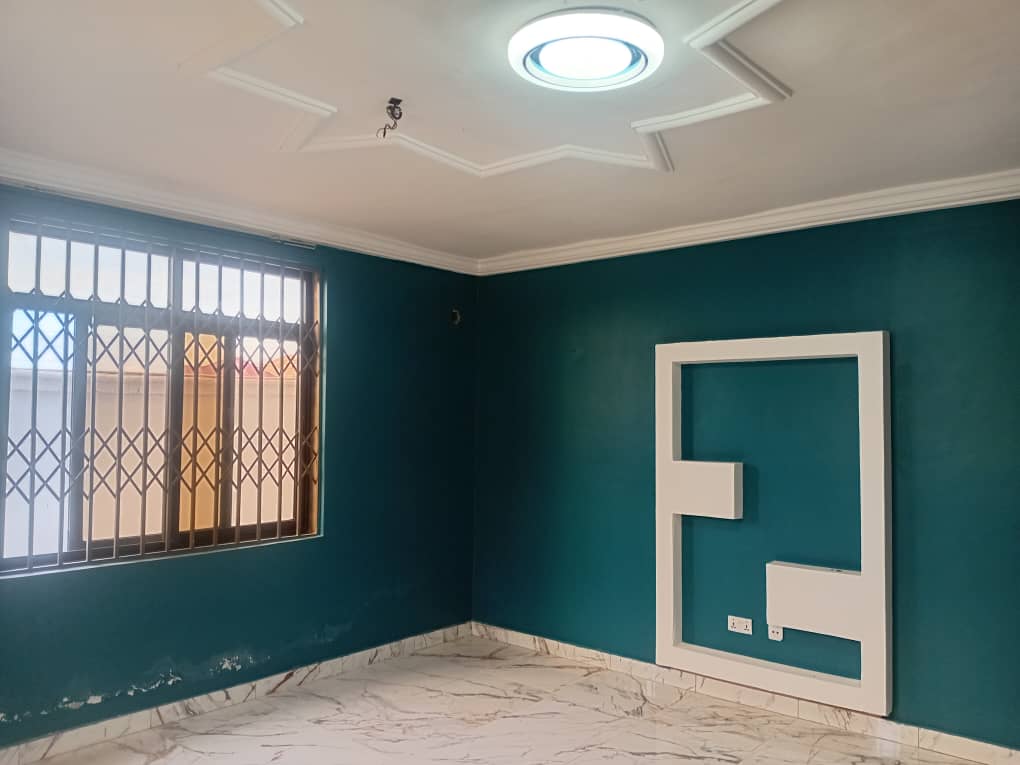 Seven (7) Bedroom House For Sale at Pokuase Kpobikope
