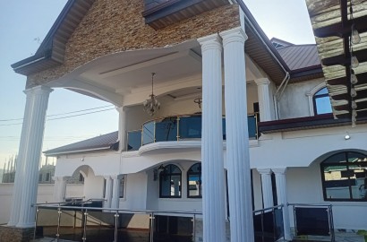 Seven (7) Bedroom House For Sale at Pokuase Kpobikope