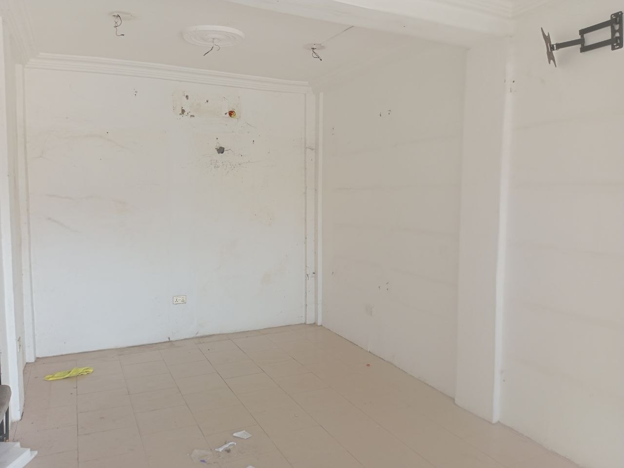 Shop For Rent at Ashaley Botwe