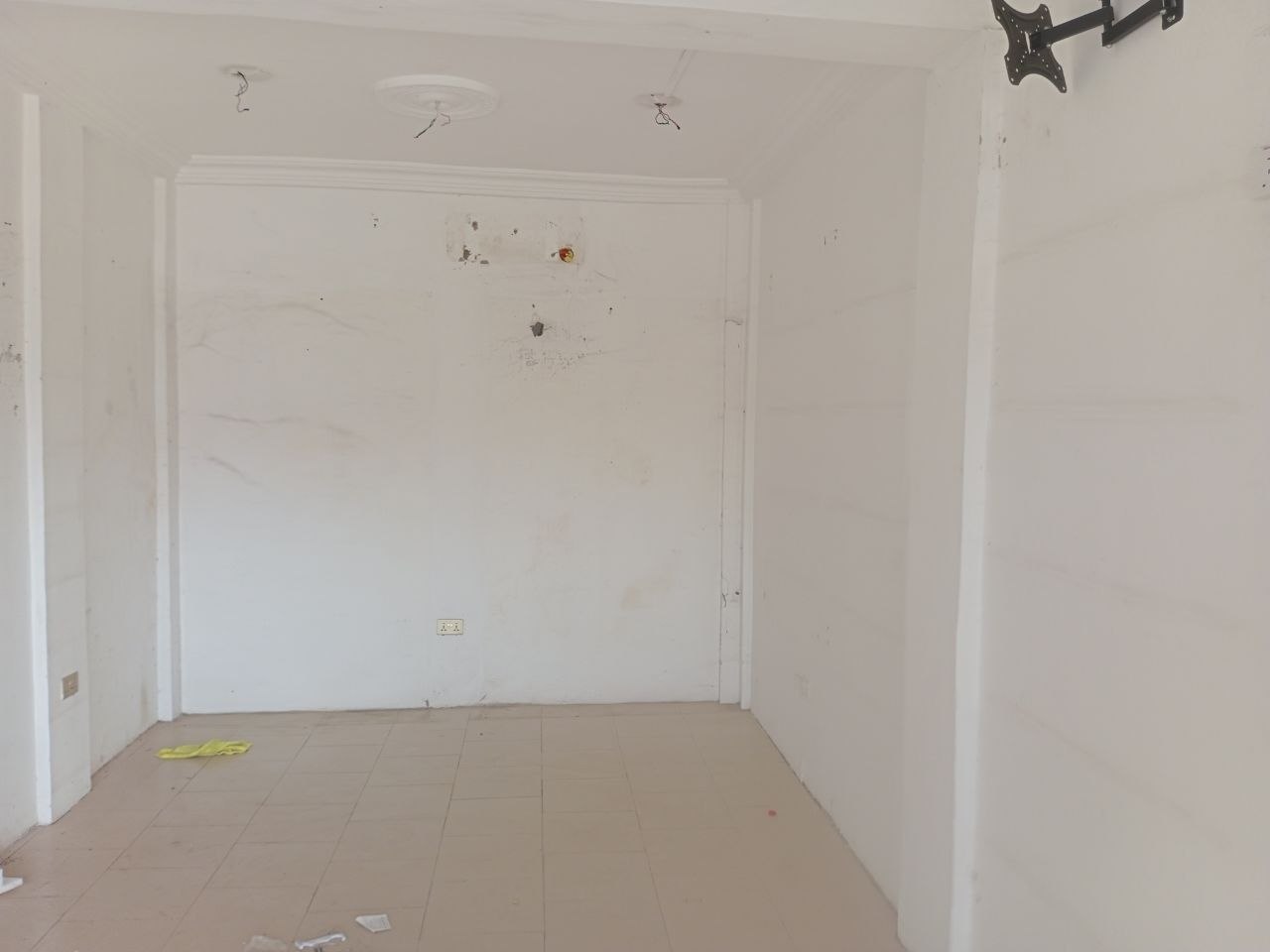 Shop For Rent at Ashaley Botwe