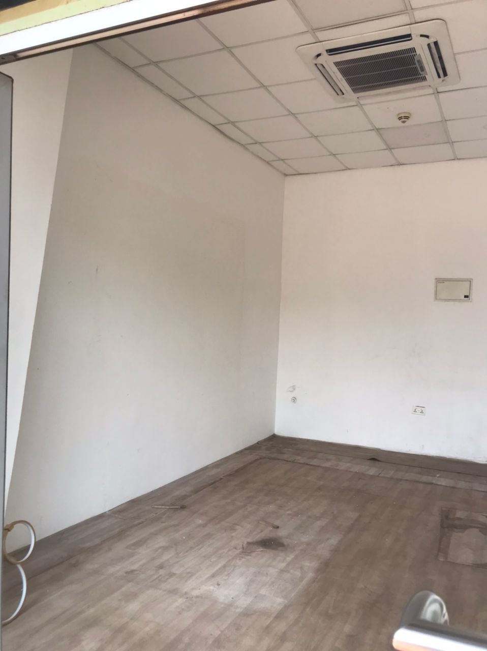 Shop For Rent at Madina
