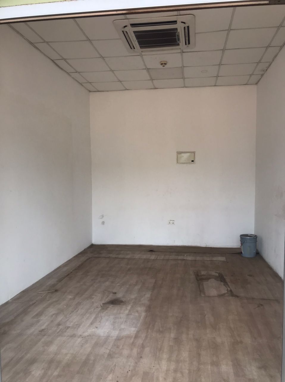 Shop For Rent at Madina