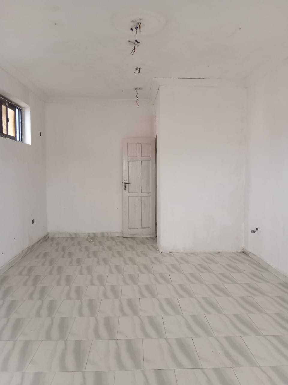 Shop For Rent at Taifa