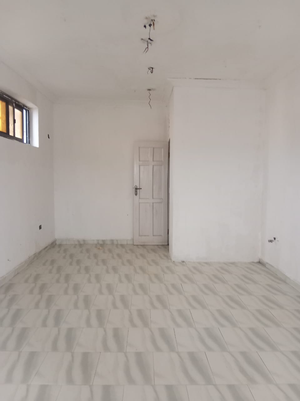 Shop For Rent at Taifa