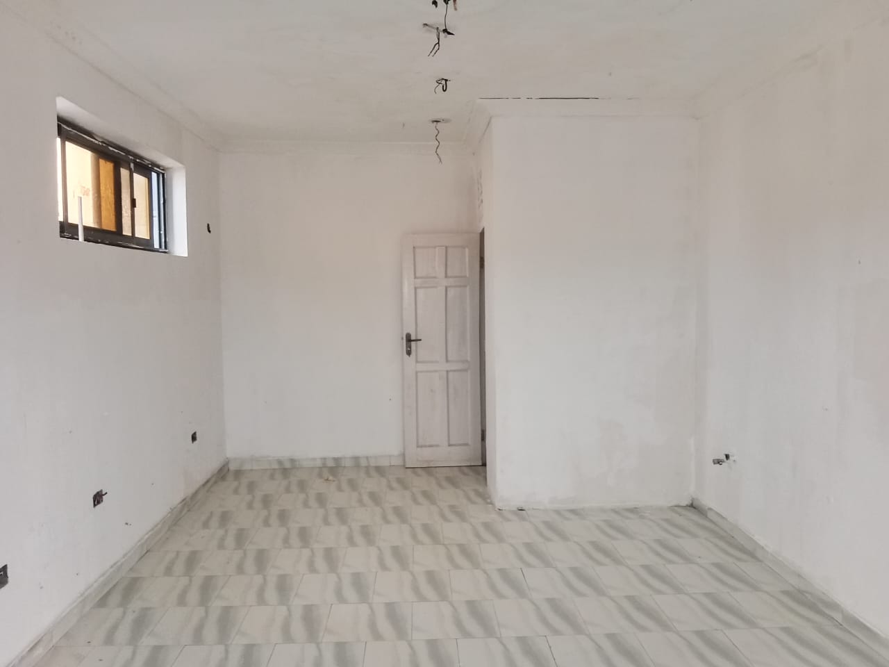 Shop For Rent at Taifa