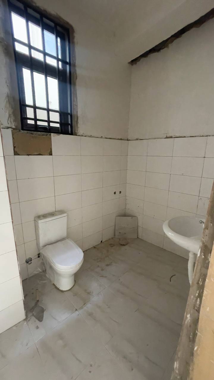 Shop/ Office Space For Rent at Ashaley Botwe Nanakrom