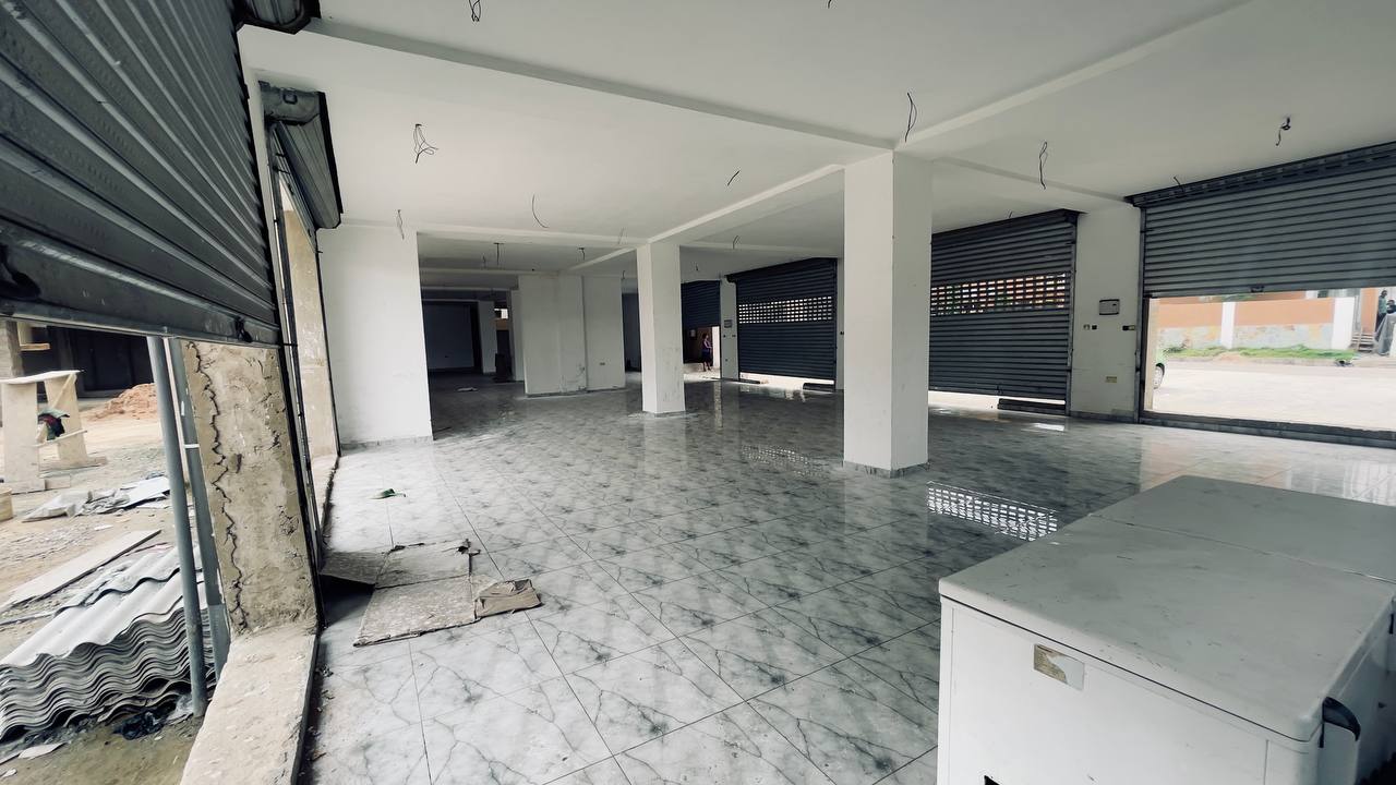 Showroom For Rent at Ashaley Botwe Nanakrom