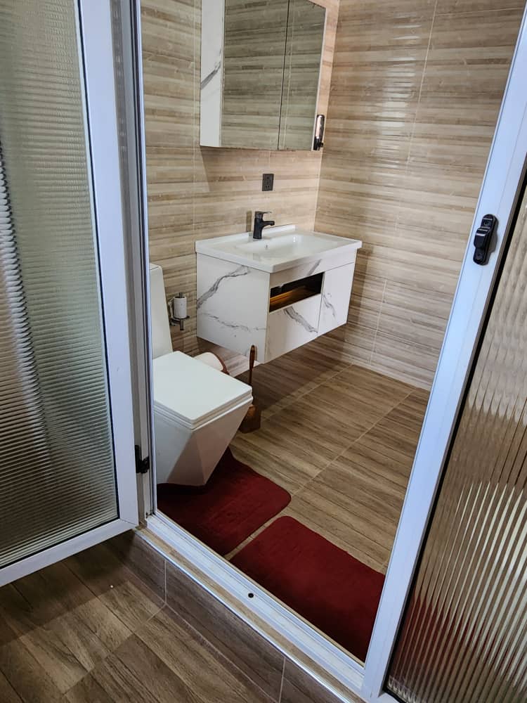 Six (6) Bedroom Furnished House For Sale at Oyarifa