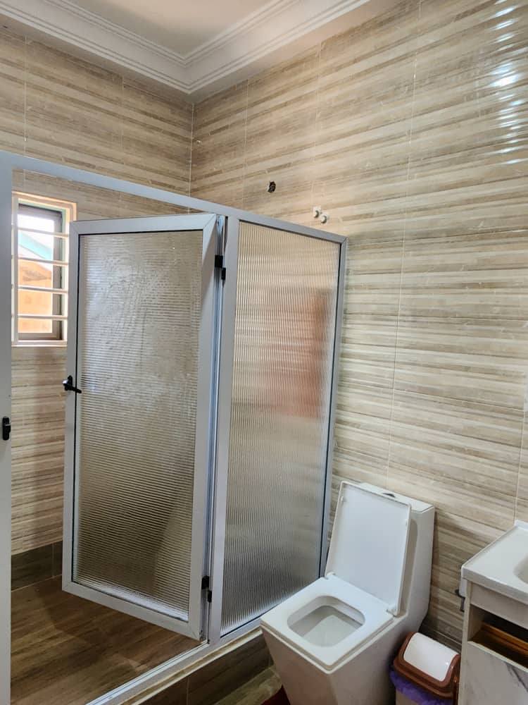 Six (6) Bedroom Furnished House For Sale at Oyarifa