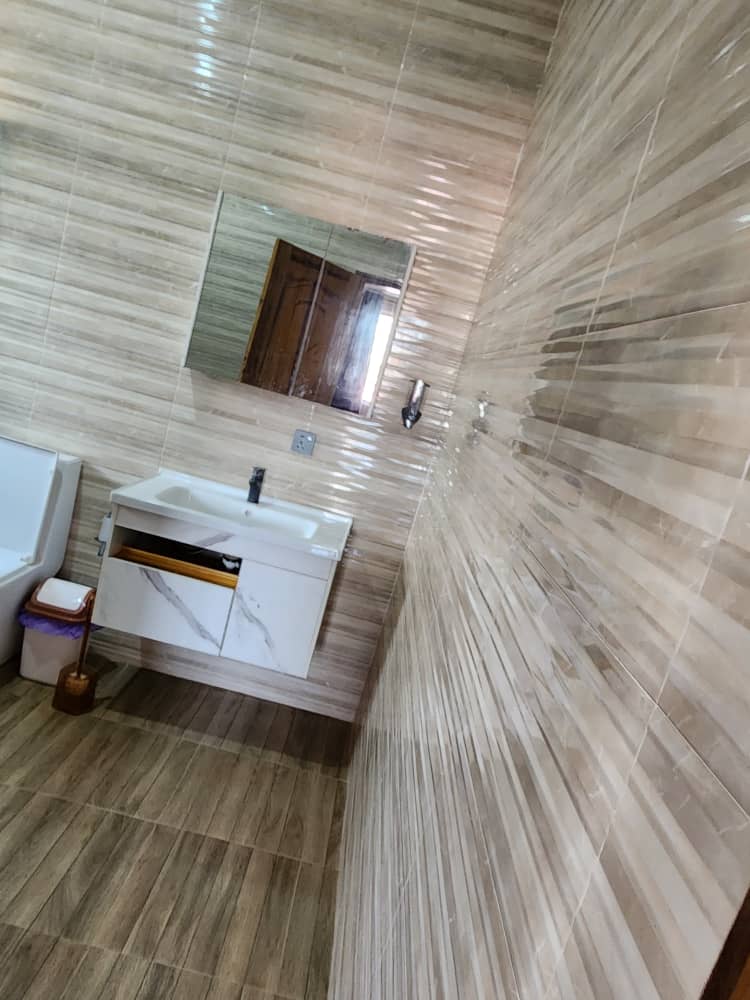 Six (6) Bedroom Furnished House For Sale at Oyarifa