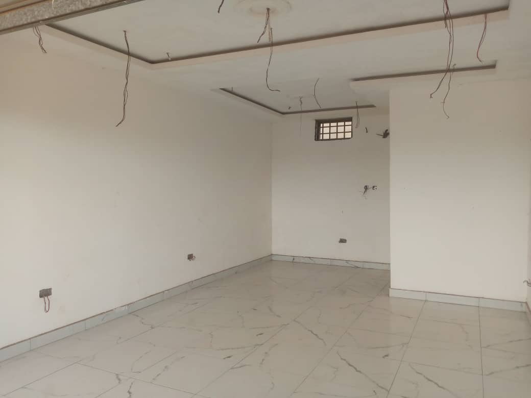 SIngle & Double Shop For Rent at Achimota