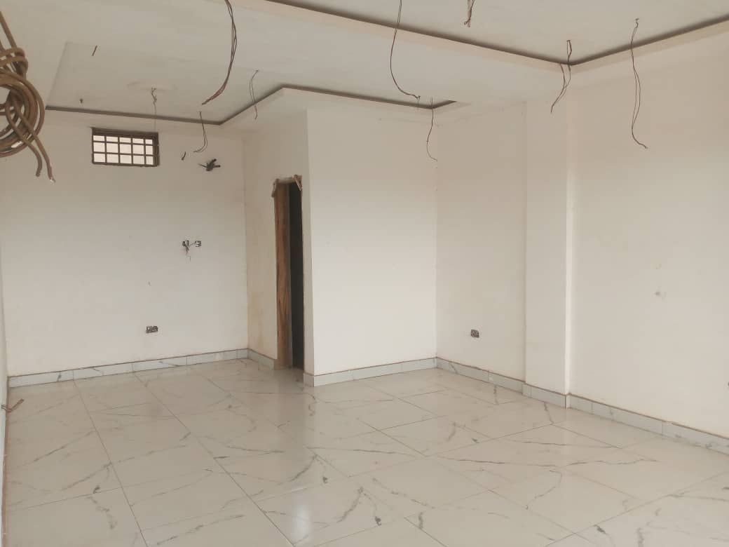 SIngle & Double Shop For Rent at Achimota