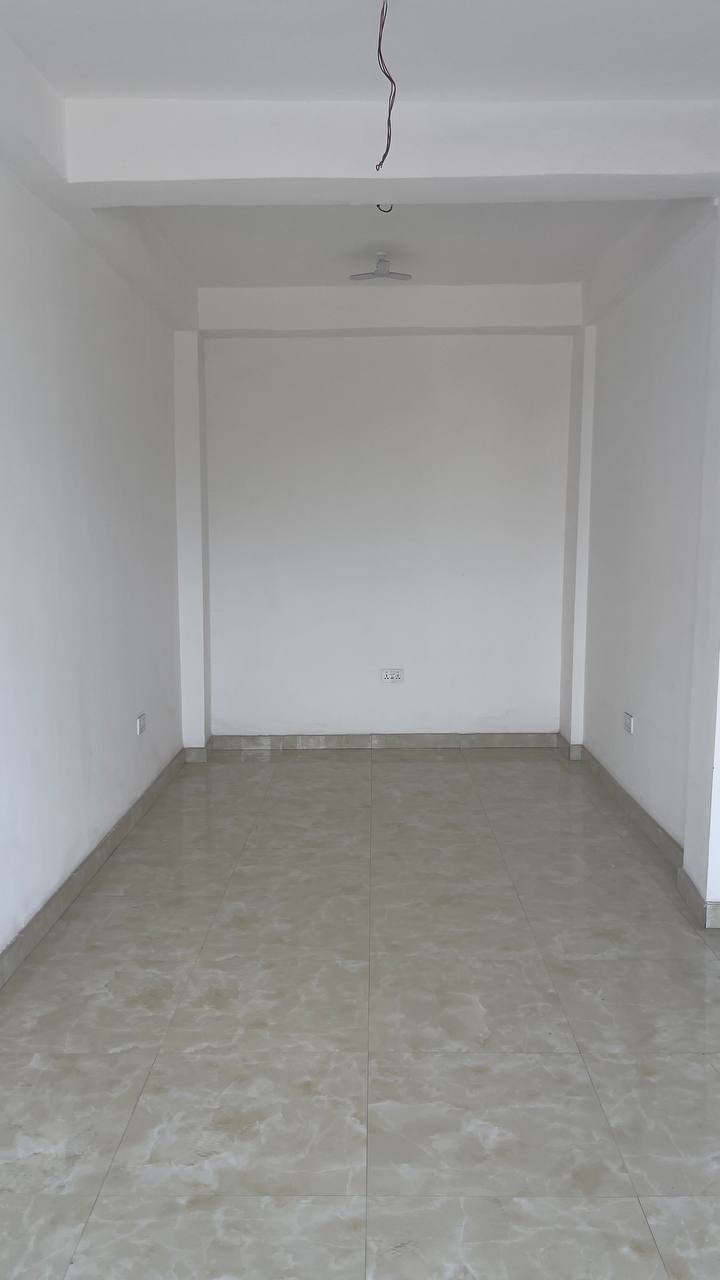 Single Shop For Rent at Adjiringanor School Junction