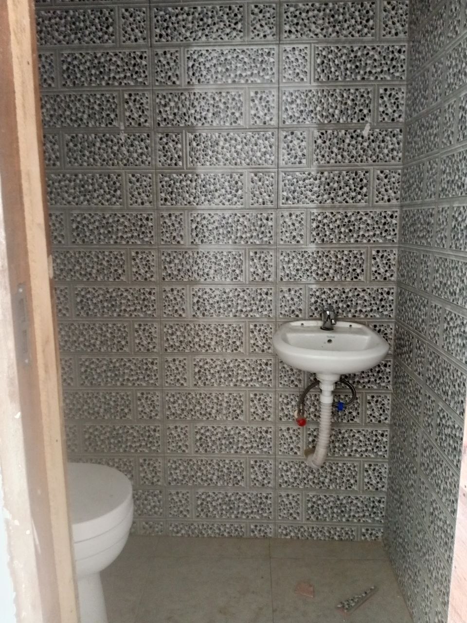 Single Shop For Rent at Kasoa Amanfrom