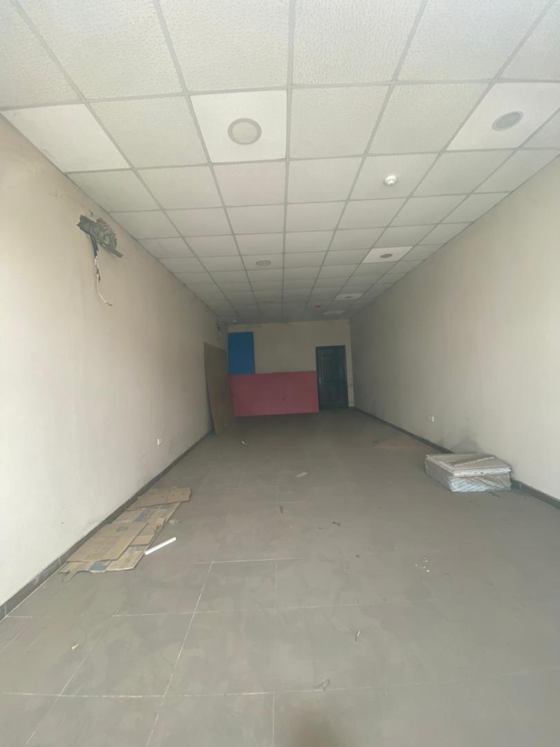 Single Shop For Rent at Lashibi