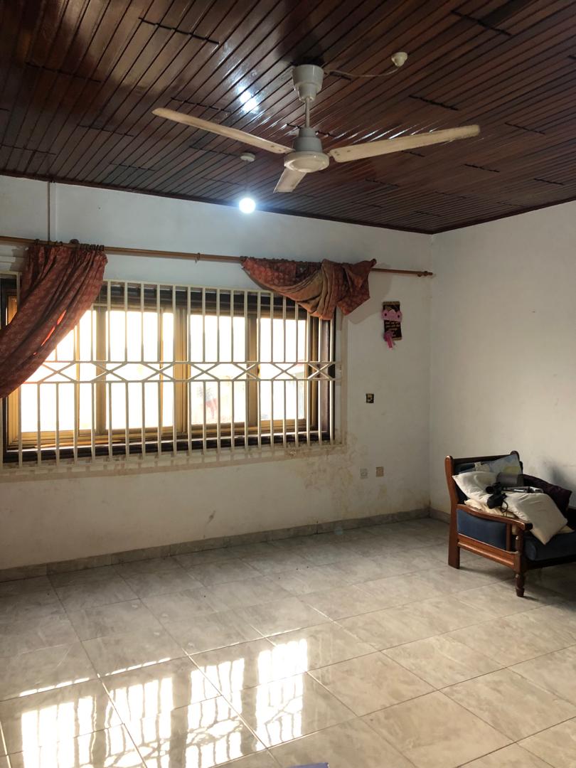Six (6) Bedroom House For Sale at Achimota