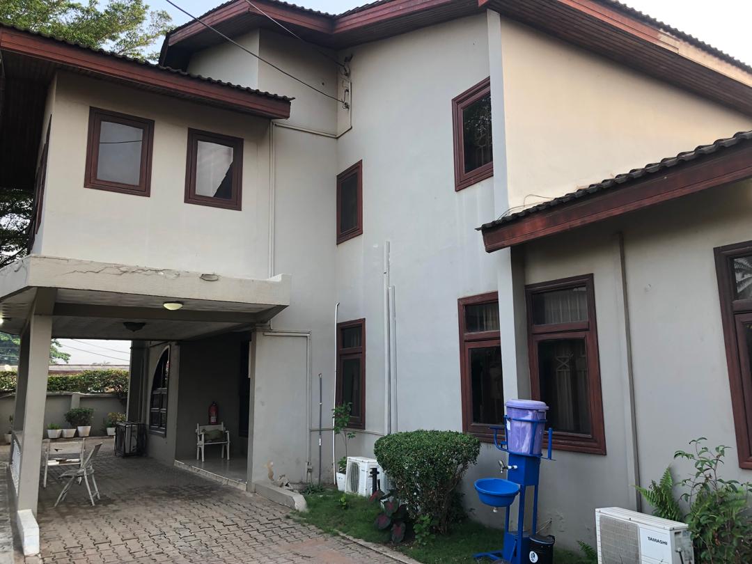 Six (6) Bedroom House For Sale at Achimota