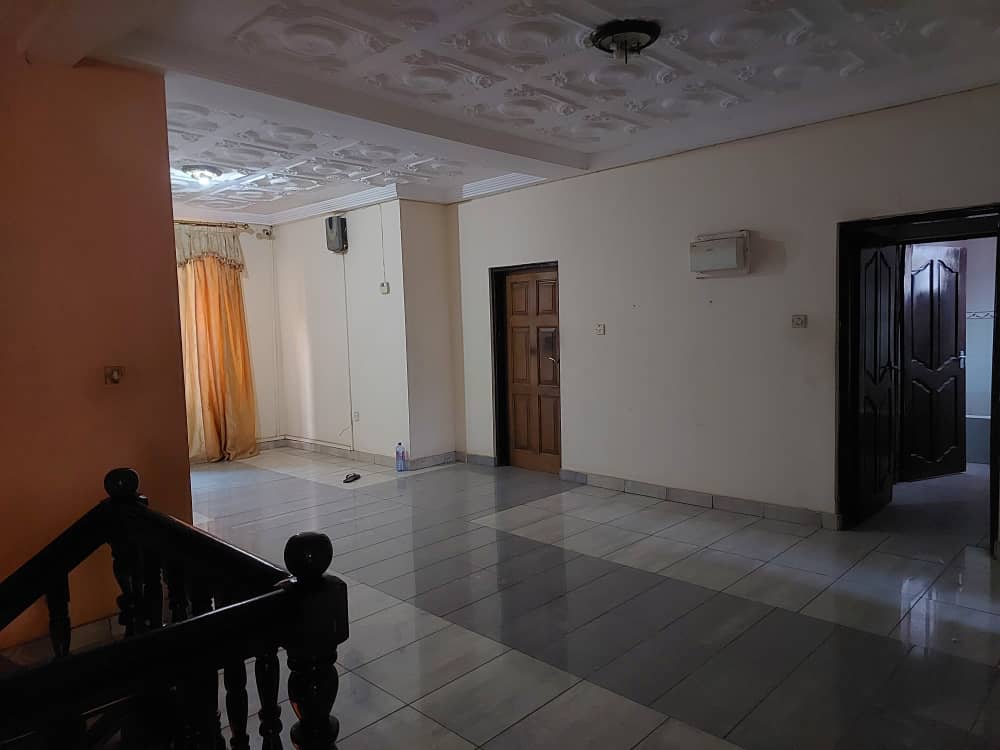 Six 6-Bedroom House with Boy’s Quarters for Sale at East Legon Adjiringanor 