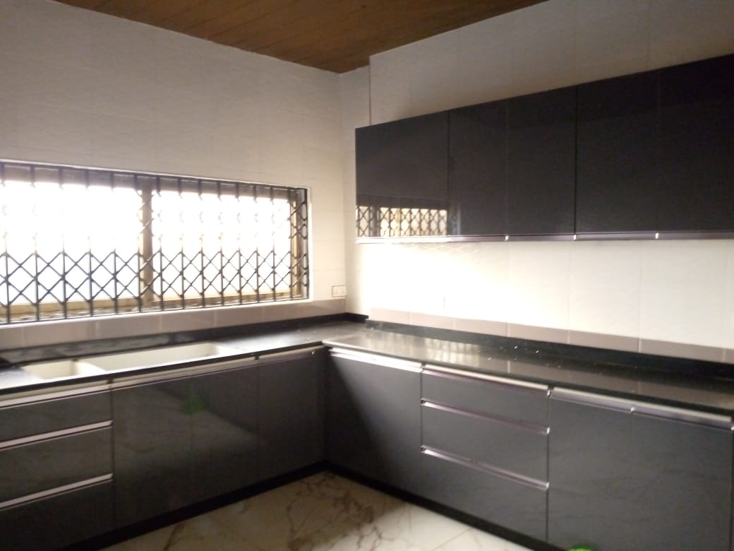 Six 6-Rooms Office Space for Rent at Ashiyie