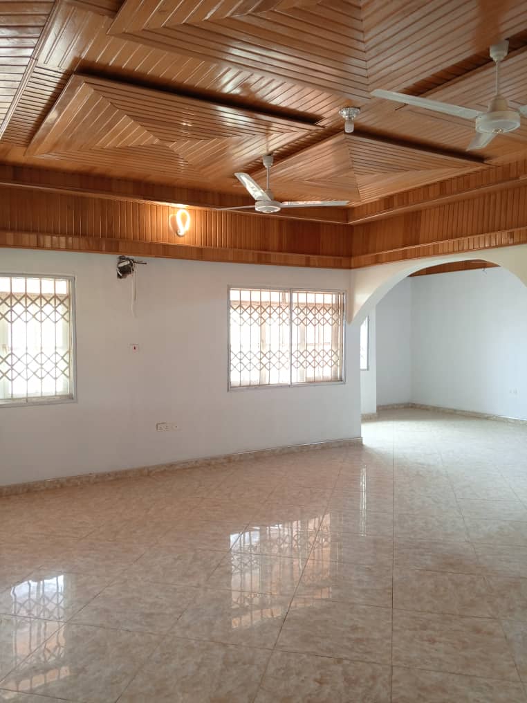 Six (6) Bedroom House For Rent at Kumasi Tech Emena