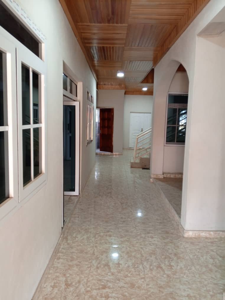 Six (6) Bedroom House For Rent at Kumasi Tech Emena