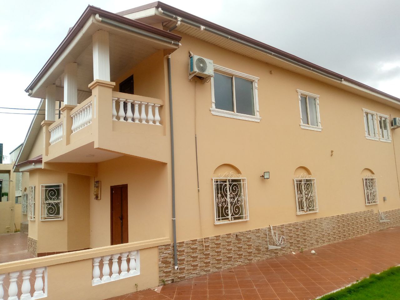 Six (6) Bedroom House For Rent at Pantang