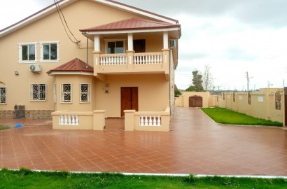 Six (6) Bedroom House For Rent at Pantang