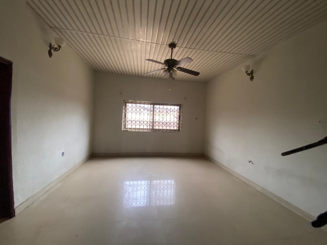 Six (6) Bedroom House For Rent at Spintex