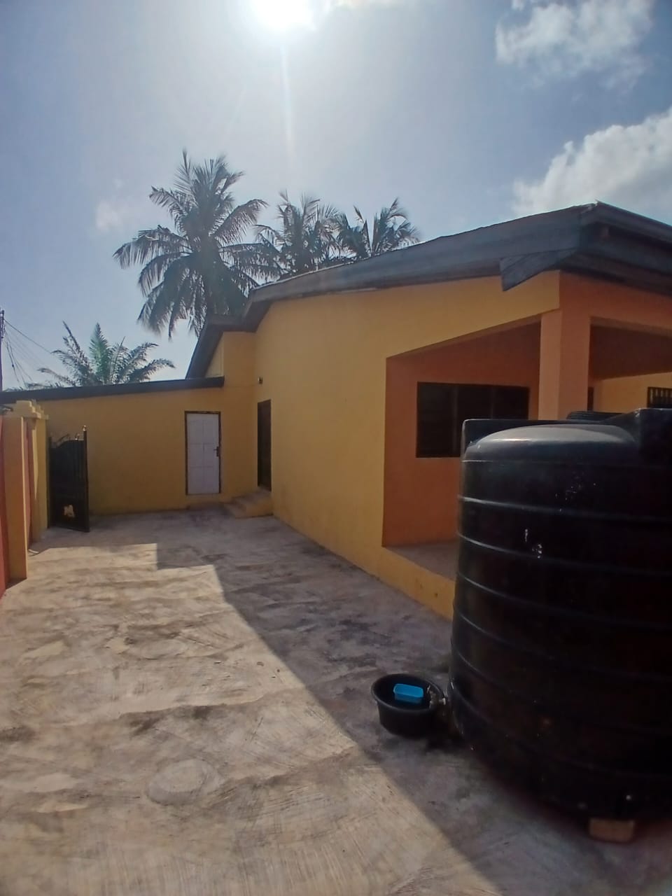 Six (6) Bedroom House For Rent at Weija SCC