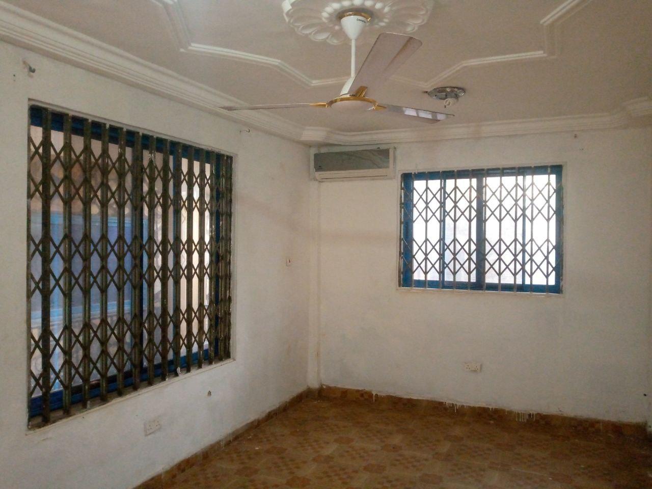 Six (6) Bedroom House For Sale at Pantang