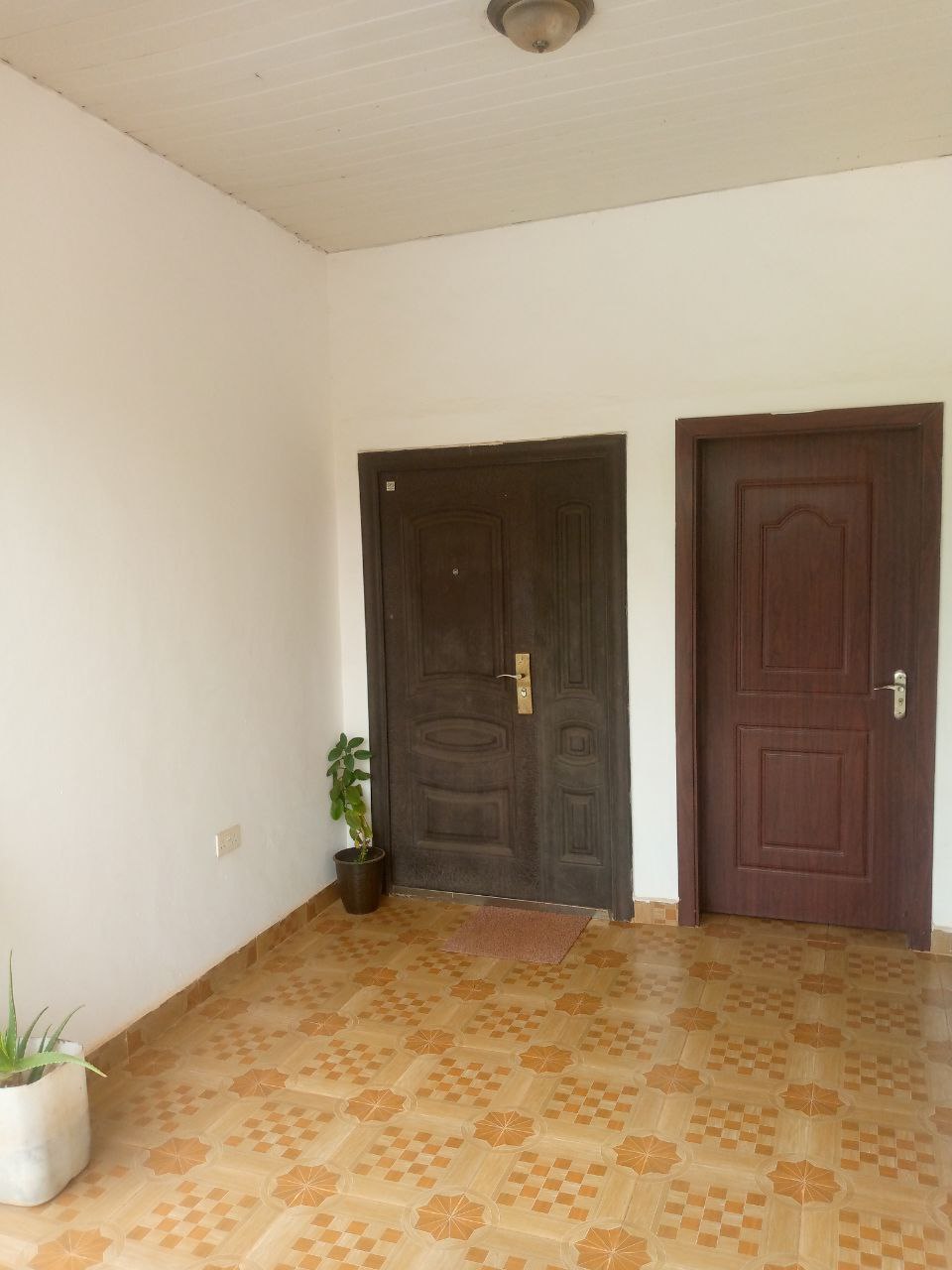 Six (6) Bedroom House For Sale at Pantang