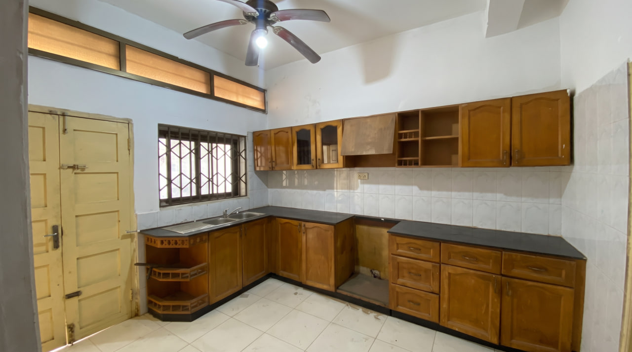 Six (6) Bedroom House with 2 Boys' Quarters For Rent at Dzorwulu