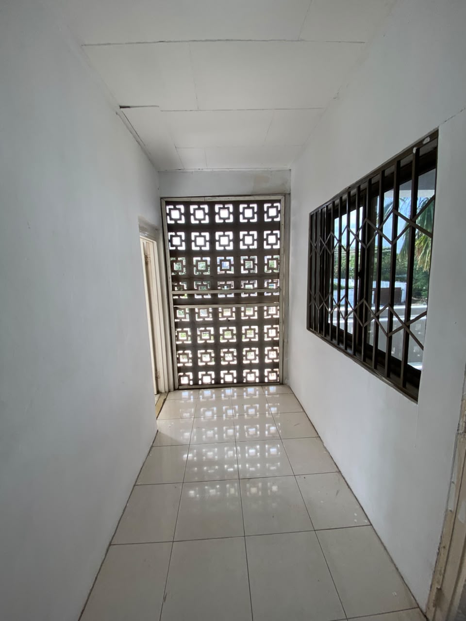 Six (6) Bedroom House with 2 Boys' Quarters For Rent at Dzorwulu