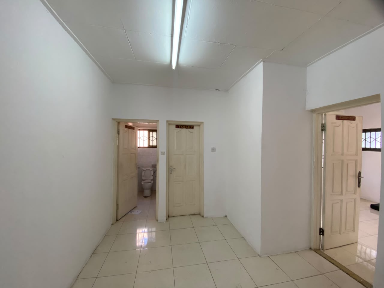 Six (6) Bedroom House with 2 Boys' Quarters For Rent at Dzorwulu