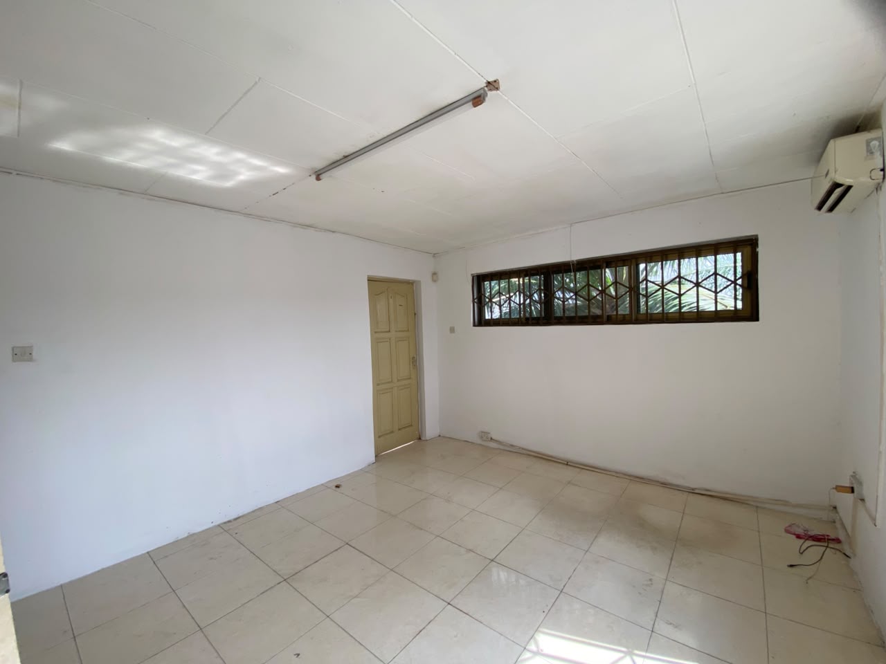 Six (6) Bedroom House with 2 Boys' Quarters For Rent at Dzorwulu
