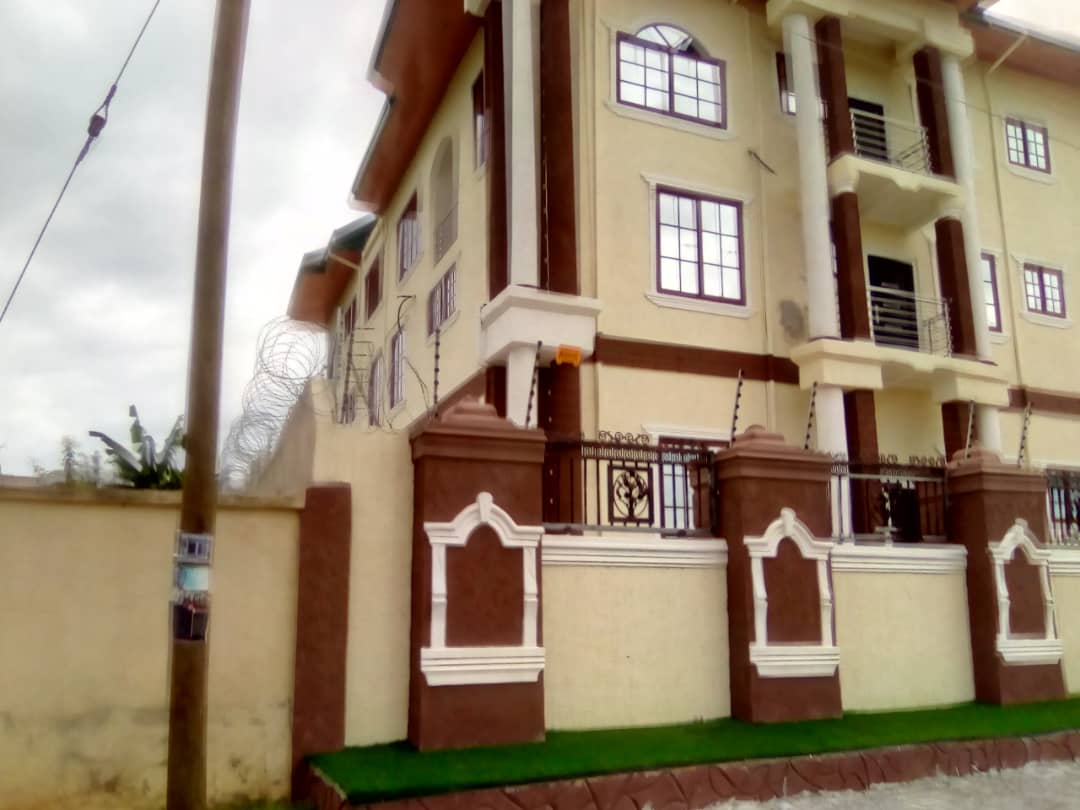 Six-Unit Storey Building House for Sale at Gyinyase (Atonsu)