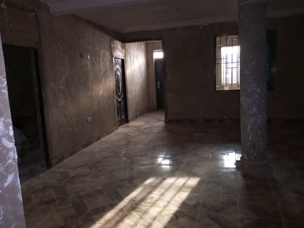 Spacious 10-Bedroom House for Sale At Pantang Junction