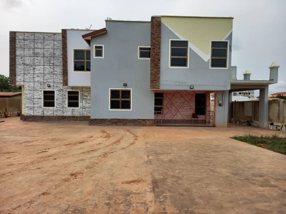 Ensuite 4 Bedroom House for sale