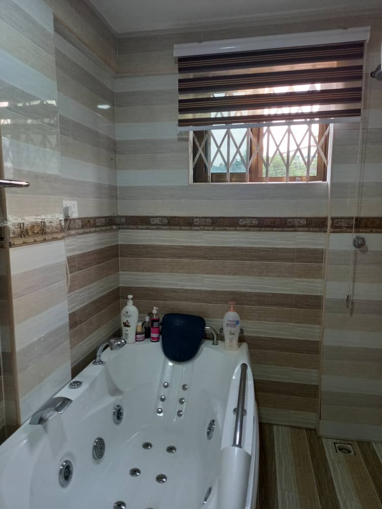 Ensuite 4 Bedroom House for sale