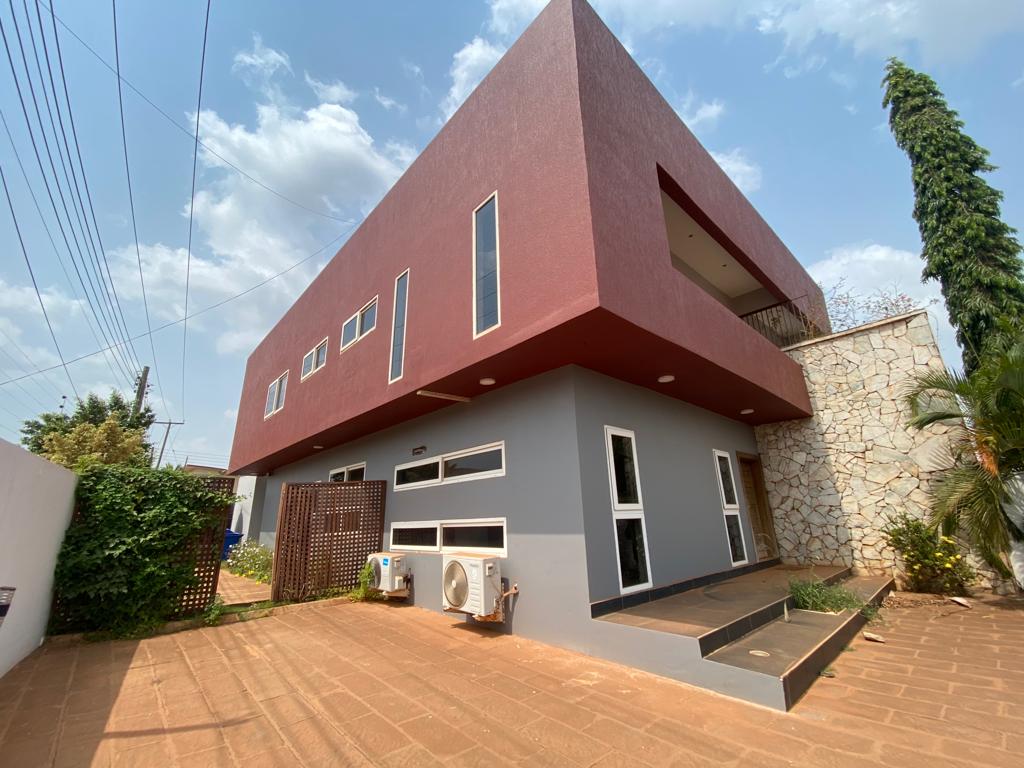 Three 3-Bedroom House for Rent at Tse Addo