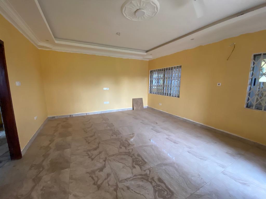 Three 3-Bedroom House for Sale at Malejor