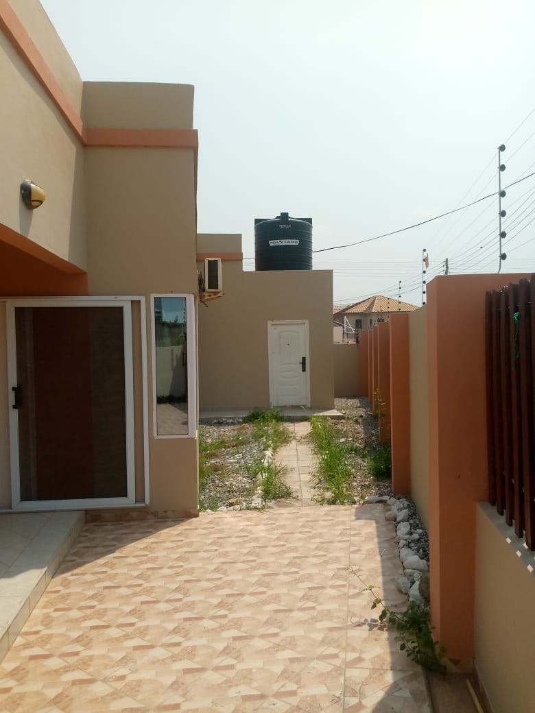 Three 3-Bedroom House for Sale and Rent at Oyarifa