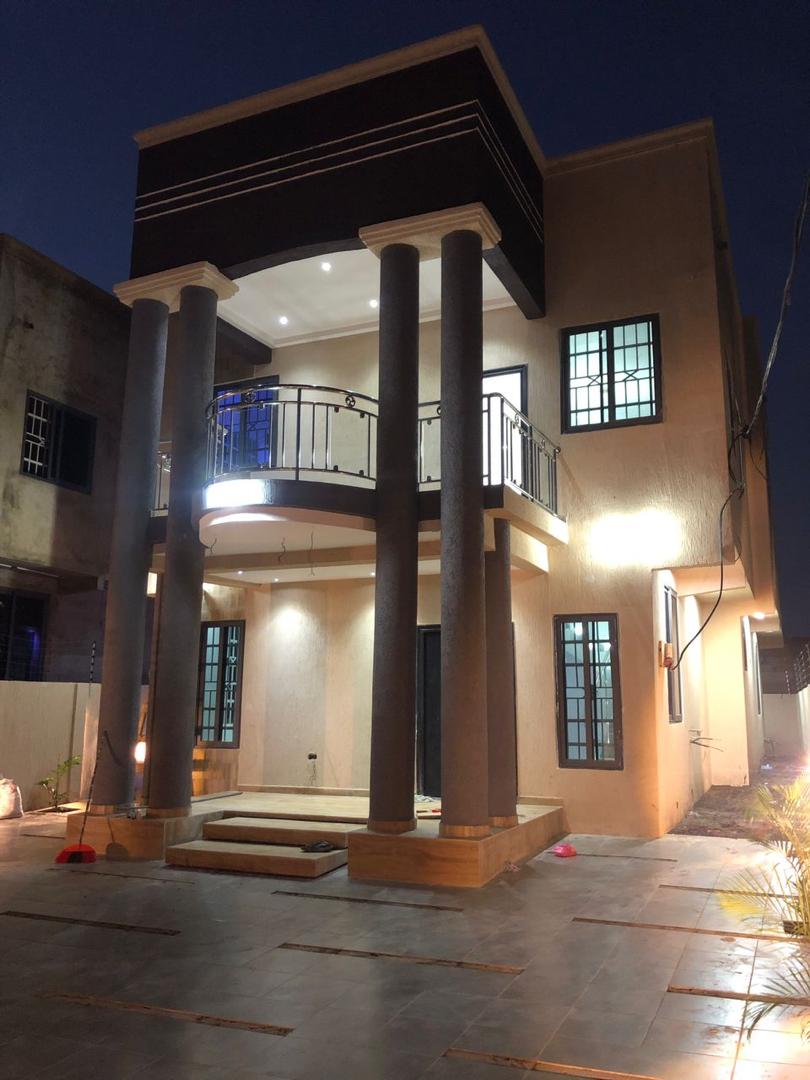 Three 3-Bedroom House for Sale at Pantang