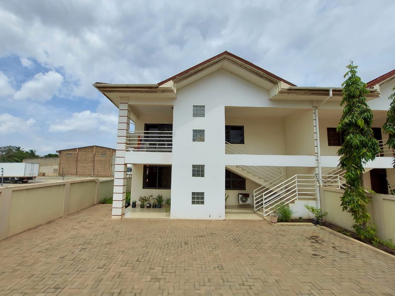 Three 3-Bedroom Semi-detached Houses for Rent at Dome
