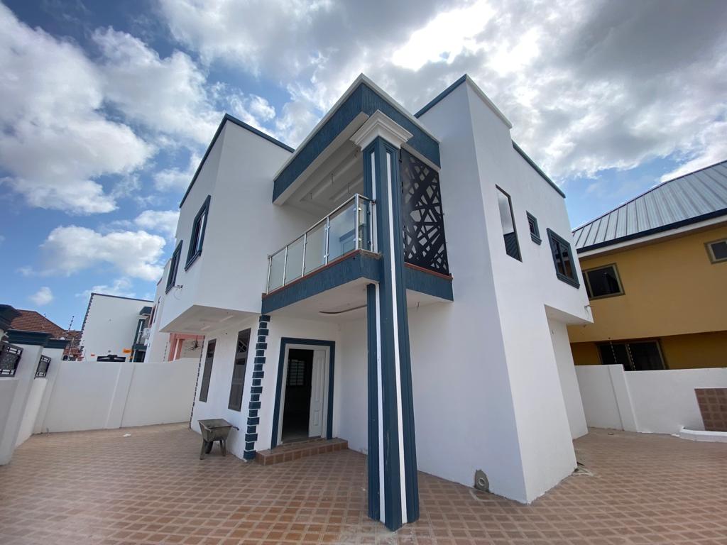 Three 3-Bedroom Townhouse for Sale in Spintex